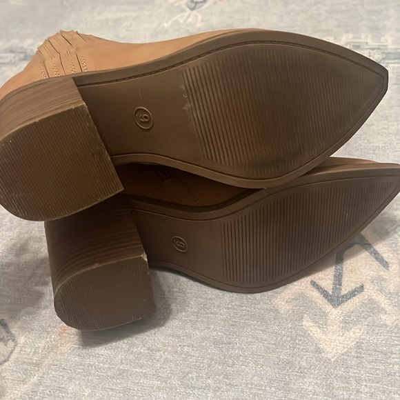 Universal Thread Heeled booties - Picture 4 of 6